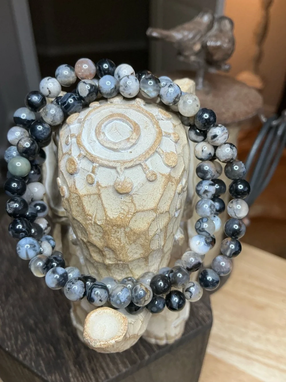 Black Flower Agate Triple 5mm - Picture 2 of 3